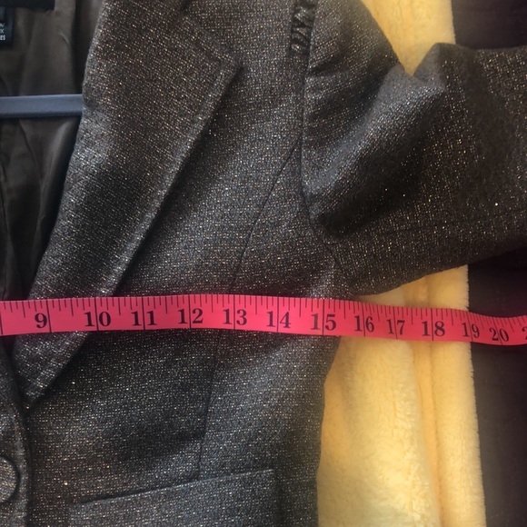 EUC cropped blazer - Picture 11 of 12